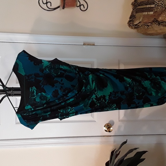 Connected Aappearel Dresses & Skirts - Dress
